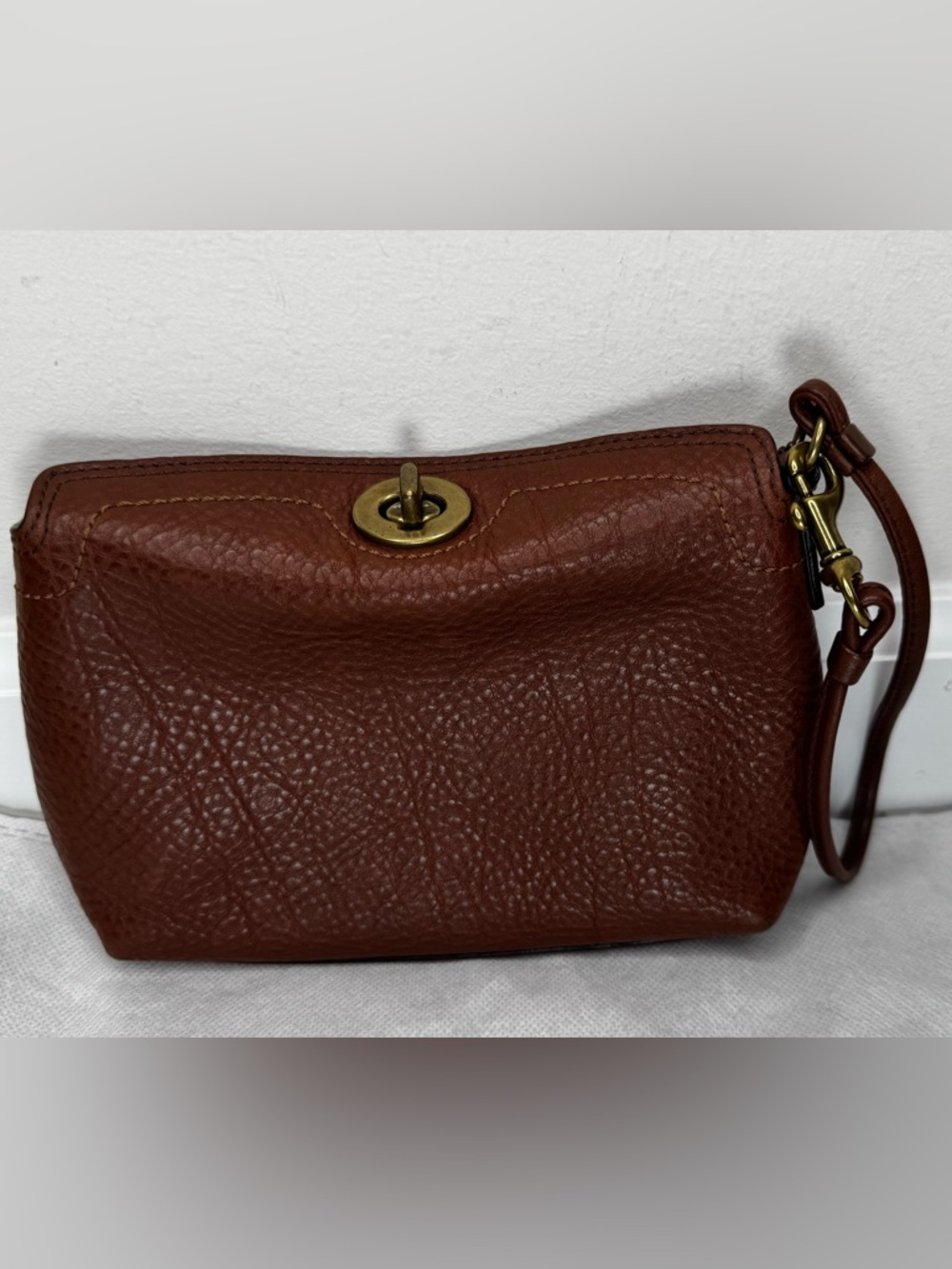 Coach Vintage Camel Pebble Leather Brass Turnlock Wristlet Pouch Bag Wallet RARE